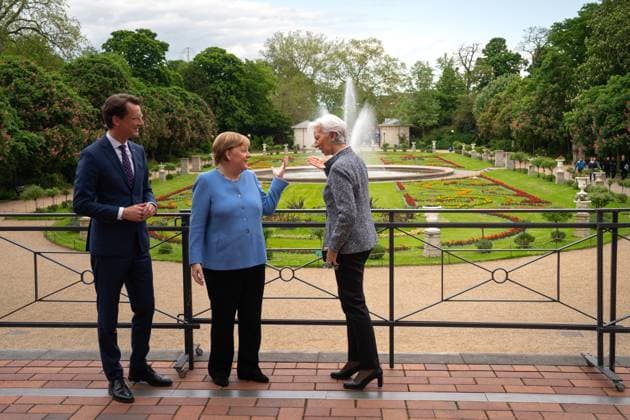 Verleihung des Staatspreis 2023 des Landes Nordrhein-Westfalen an die Bundeskanzlerin a.D. Aktuell, 16.05.2023, Koeln, Ministerpraesident das Landes Nordrhein-Westfalen Hendrik Wuest gemeinsam mit Bundeskanzlerin a.D. Dr. Angela Merkel und Christine Lagarde, Praesidentin der Europaeischen Zentralbank auf der Terasse im Aussenbereich der Flora in Koeln dem Veranstaltungsort des Staatspreis NRW 2023 Koeln Nordrhein-Westfalen Deutschland