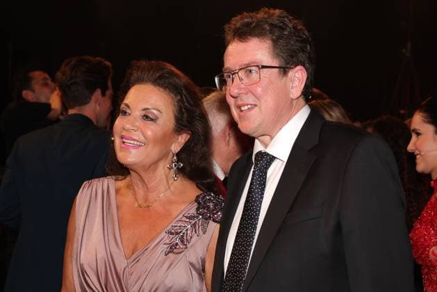 47. Prix Walo 2023 Bundesrat Albert Rösti mit Monika Kaelin. Verleihung des 47. Prix Walo für die Jahre 2020-2022 am 14.05.2023 in den SRF Fernsehstudios Zürich, Schweiz.