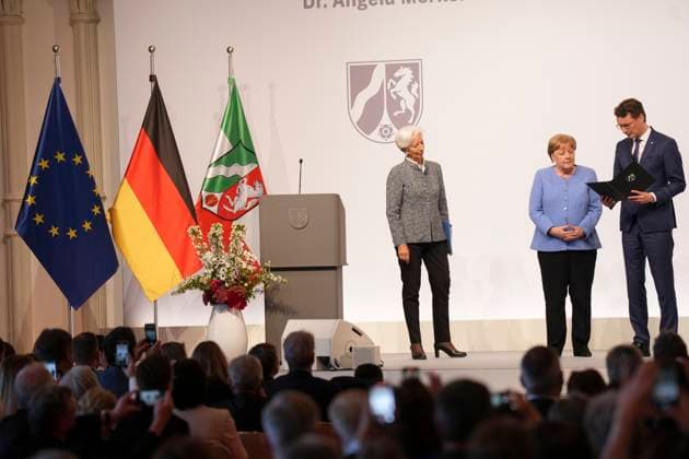 Verleihung Staatspreis Nordrhein-Westfalen an Angela Merkel Ministerpraesident das Landes Nordrhein-Westfalen Hendrik Wuest verleiht Angela Merkel Bundeskanzlerin a.D. den S Staatspreis 2023 des Landes Nordrhein-Westfalen in der Flora in Koeln ,16.05.2023, Koeln,