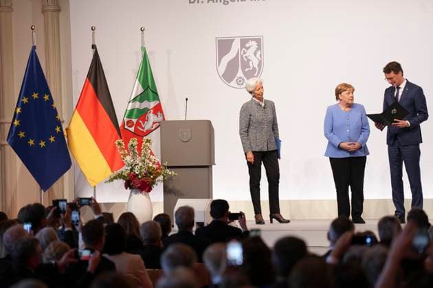 Verleihung Staatspreis Nordrhein-Westfalen an Angela Merkel Ministerpraesident das Landes Nordrhein-Westfalen Hendrik Wuest verleiht Angela Merkel Bundeskanzlerin a.D. den S Staatspreis 2023 des Landes Nordrhein-Westfalen in der Flora in Koeln ,16.05.2023, Koeln,