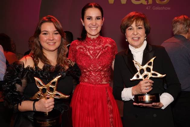 Joya Marleen, Cloe Maria Salzgeber und Paola Felix Prix Walo 2023 Joya Marleen, Cloe Maria Salzgeber und Paola Felix (v.l.n.r). Verleihung des 47. Prix Walo für die Jahre 2020-2022 am 14.05.2023 in den SRF Fernsehstudios Zürich, Schweiz.