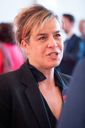 Verleihung des Staatspreis 2023 des Landes Nordrhein-Westfalen an die Bundeskanzlerin a.D. Aktuell, 16.05.2023, Koeln, Ministerin fuer Wirtschaft, Industrie, Klimaschutz und Energie von Nordrhein Westfalen (Wirtschaftsministerin) Mona Neubaur auf dem Roten Teppich zur Verleihung des Staatspreis 2023 des Landes Nordrhein-Westfalen an die Bundeskanzlerin a.D. in der Flora in Koeln Koeln Nordrhein-Westfalen Deutschland