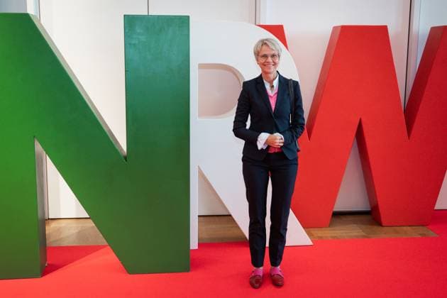 Verleihung des Staatspreis 2023 des Landes Nordrhein-Westfalen an die Bundeskanzlerin a.D. Aktuell, 16.05.2023, Koeln, Ministerin fuer Schule und Bildung von Nordrhein-Westfalen Dorothee Feller auf dem Roten Teppich zur Verleihung des Staatspreis 2023 des Landes Nordrhein-Westfalen an die Bundeskanzlerin a.D. in der Flora in Koeln Koeln Nordrhein-Westfalen Deutschland