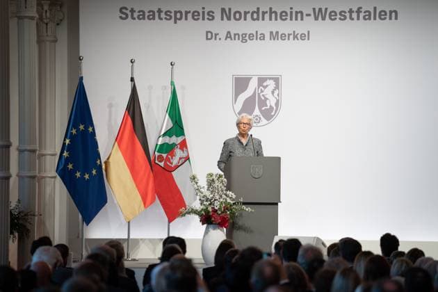 Verleihung des Staatspreis 2023 des Landes Nordrhein-Westfalen an die Bundeskanzlerin a.D. Aktuell, 16.05.2023, Koeln, Christine Lagarde, Praesidentin der Europaeischen Zentralbank bei ihrer Laudatio zu den Feierlichkeiten zur Verleihung des Staatspreis 2023 des Landes Nordrhein-Westfalen an die Bundeskanzlerin a.D. in der Flora in Koeln Koeln Nordrhein-Westfalen Deutschland