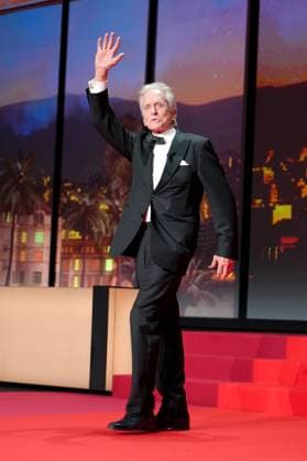 Internationale Filmfestspiele von Cannes - Michael Douglas erhält Goldenen Ehrenpalme 76e Festival International du Film de Cannes. Ceremonie d ouverture. 76th International Cannes Film festival. Opening ceremony. 291933 2023-05-16 Cannes France Douglas, Michael  Copyright: xSergexArnalx xStarfacex STAR_291933_010