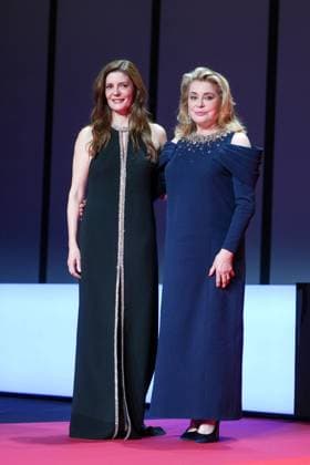 76e Festival International du Film de Cannes. Ceremonie d ouverture. 76th International Cannes Film festival. Opening ceremony. 291933 2023-05-16 Cannes France Mastroianni, Chiara; Deneuve, Catherine  Copyright: xSergexArnalx xStarfacex STAR_291933_026