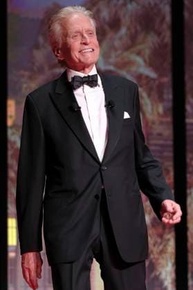 Michael Douglas bei der Opening Ceremony mit der Verleihung der Goldenen Palme für das Lebenswerk an Michael Douglas auf dem Festival de Cannes 2023 76. Internationale Filmfestspiele von Cannes im Palais des Festivals. Cannes, 16.05.2023