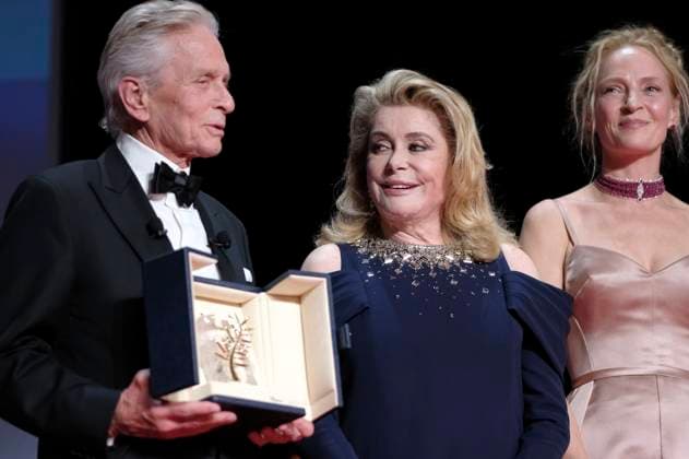 Michael Douglas, Catherine Deneuve und Uma Thurman bei der Opening Ceremony mit der Verleihung der Goldenen Palme für das Lebenswerk an Michael Douglas auf dem Festival de Cannes 2023 76. Internationale Filmfestspiele von Cannes im Palais des Festivals. Cannes, 16.05.2023