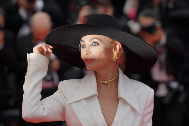 Emmanuelle Beart CELEBRITES : 76 eme festival de Cannes - Red Carpet du film Jeanne du Barry - CÃ rÃ monie d™ouverture - Cannes - 16 05 2023 NorbertScanella Panoramic 