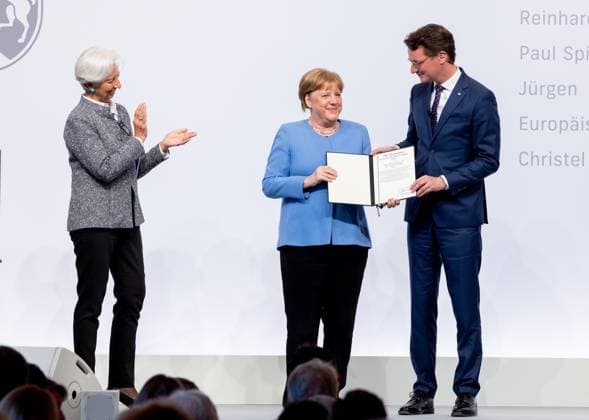 Verleihung Staatspreis an Angela Merkel Bundeskanzlerin a.D. Angela Merkel wird am Dienstag den 16.05.2023 mit dem Staatspreis NRW geehrt. Überreicht durch Christine Lagarde und Ministerpräsident Hendrik Wüst. Köln Nordrhein-Westfalen Germany