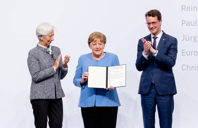 Verleihung Staatspreis an Angela Merkel Bundeskanzlerin a.D. Angela Merkel wird am Dienstag den 16.05.2023 mit dem Staatspreis NRW geehrt. Überreicht durch Christine Lagarde und Ministerpräsident Hendrik Wüst. Köln Nordrhein-Westfalen Germany