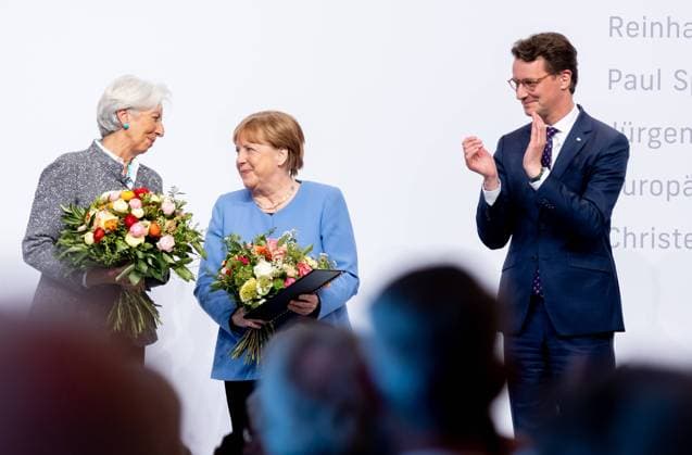 Bilder des Jahres 2023, News 05 Mai News Themen der Woche KW20 News Bilder des Tages Verleihung Staatspreis an Angela Merkel Bundeskanzlerin a.D. Angela Merkel wird am Dienstag den 16.05.2023 mit dem Staatspreis NRW geehrt. Überreicht durch Christine Lagarde und Ministerpräsident Hendrik Wüst. Köln Nordrhein-Westfalen Germany *** Award State Prize to Angela Merkel Chancellor a D Angela Merkel is honored on Tuesday 16 05 2023 with the State Prize NRW Presented by Christine Lagarde and Prime Minister Hendrik Wüst Cologne North Rhine Westphalia Germany