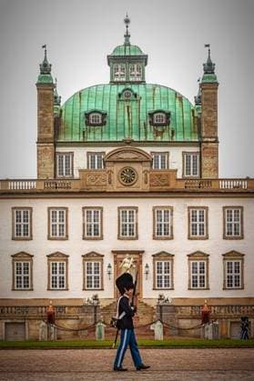 RECORD DATE NOT STATED A vertical shot of Frederiksborg Castle, Hillerod, Denmark *** einer hoch erschossen des Frederiksborg Castle, Hillerod, Dänemark 6260498
