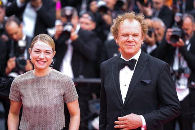The Jeanne du Barry Film Premiere at the 76th Edition of the Cannes Film Festival John C. Reilly and Emilie Dequenne attend the opening gala night and red carpet event of the movie Jeanne du Barry , during the opening ceremony of the 76th edition of the Cannes Film Festival on May 16 2023, in Cannes, France Cannes Palace of Festivals and Congresses of Cannes Cannes France Copyright: xAlexandraxFechetex ImagoImages_EuroQualif_Rom-v-Bel-AF240