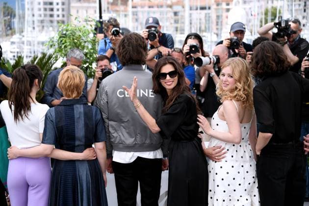 76th Cannes Film Festival 2023, Photocall film Jeanne du Barry . Pictured: Maiwenn, Pauline Pollmann  Copyright: xAlbertoxTerenghi PoolxPhotoxEvenx xPoolxPhotoxEventsx01x IPA_IPA37992402