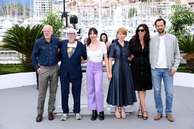 76th Cannes Film Festival 2023, Photocall film Jeanne du Barry . Pictured: Benjamin Lavernhe, MaÃ¯wenn, India Hair, Suzane De Baecque, Pierre Richard, Pascal Greggory  Copyright: xAlbertoxTerenghi PoolxPhotoxEvenx xPoolxPhotoxEventsx01x IPA_IPA37992434