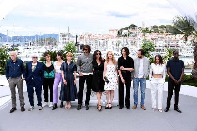 76th Cannes Film Festival 2023, Photocall film Jeanne du Barry . Pictured: Pascal Greggory, Pierre Richard, Laura Le Velly, Suzanne de Baecque, India Hair, Diego Le Fur, Director Maïwenn, Pauline Pollmann, Thibault Bonenfant, Benjamin Lavernhe, Capucine Valmary and Djibril Djimo Copyright: xAlbertoxTerenghi PoolxPhotoxEvenx xPoolxPhotoxEventsx01x IPA_IPA37992445