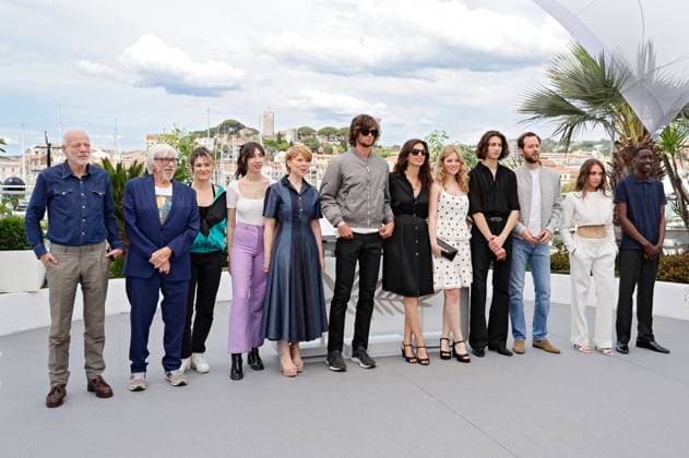 Pascal Greggory, Pierre Richard, Laura Le Velly, Suzanne De Baecque, India Hair, Diego Le Fur, Maiwenn, Pauline Pollmann, Thibault Bonenfant, Benjamin Lavernhe, Capucine Valmary und Djibril Djimo beim Photocall zum Kinofilm Jeanne du Barry auf dem Festival de Cannes 2023 76. Internationale Filmfestspiele von Cannes am Palais des Festivals. Cannes, 17.,05.2023