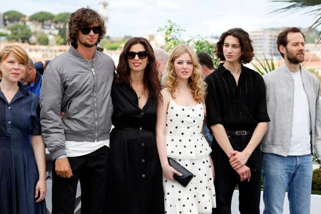 India Hair, Diego Le Fur, Maiwenn, Pauline Pollmann, Thibault Bonenfant und Benjamin Lavernhe beim Photocall zum Kinofilm Jeanne du Barry auf dem Festival de Cannes 2023 76. Internationale Filmfestspiele von Cannes am Palais des Festivals. Cannes, 17.,05.2023