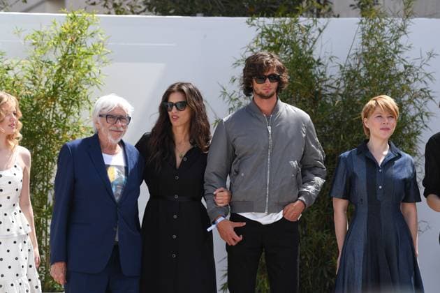 Maiwenn, Diego Le Fur, Pierre Richard - Jeanne du Barry Arrivee photocall - 76eme Festival International du Film de Canne, Palais des Festivals et des Congres, La Croisette, Cannes FRANCE CELEBRITES : 76eme Festival International du Film de Cannes - 17 05 2023 LionelUrman Panoramic 
