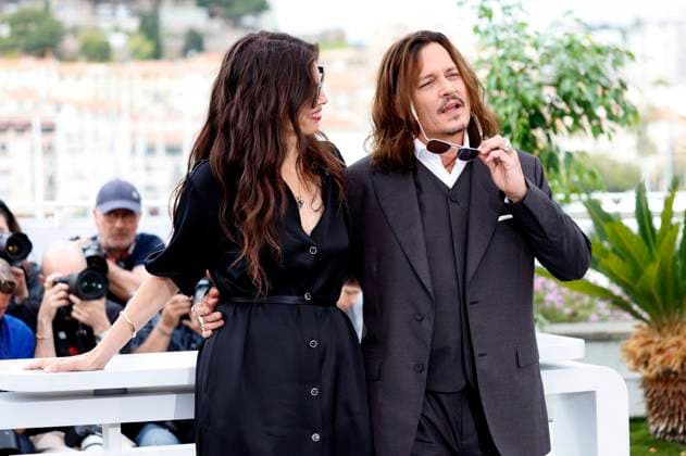 Maiwenn und Johnny Depp beim Photocall zum Kinofilm Jeanne du Barry auf dem Festival de Cannes 2023 76. Internationale Filmfestspiele von Cannes am Palais des Festivals. Cannes, 17.,05.2023
