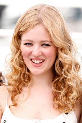 Pauline Pollmann beim Photocall zum Kinofilm Jeanne du Barry auf dem Festival de Cannes 2023 76. Internationale Filmfestspiele von Cannes am Palais des Festivals. Cannes, 17.05.2023