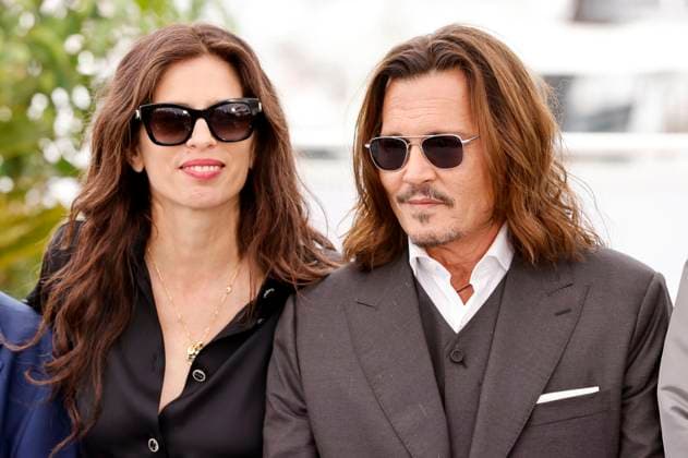 Maiwenn und Johnny Depp beim Photocall zum Kinofilm Jeanne du Barry auf dem Festival de Cannes 2023 76. Internationale Filmfestspiele von Cannes am Palais des Festivals. Cannes, 17.05.2023