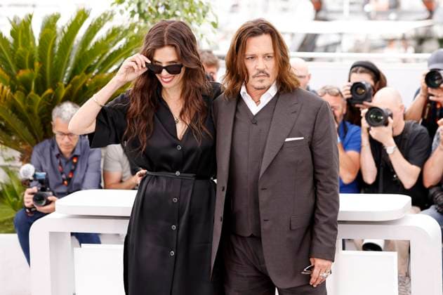 Maiwenn und Johnny Depp beim Photocall zum Kinofilm Jeanne du Barry auf dem Festival de Cannes 2023 76. Internationale Filmfestspiele von Cannes am Palais des Festivals. Cannes, 17.05.2023