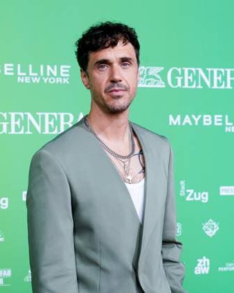 17.05.2023, Zug, Bossard Arena, SWISS MUSIC AWARDS, Sänger Seven (bürgerlicher Name Jan Dettwyler) posiert für ein Foto auf dem roten Teppich Zug Bossard Arena Zug Switzerland Copyright: xJustPictures.ch DanielaxPorcellix