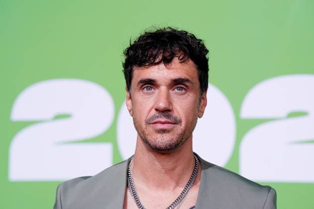 17.05.2023, Zug, Bossard Arena, SWISS MUSIC AWARDS, Sänger Seven (bürgerlicher Name Jan Dettwyler) posiert für ein Foto auf dem roten Teppich Zug Bossard Arena Zug Switzerland Copyright: xJustPictures.ch DanielaxPorcellix