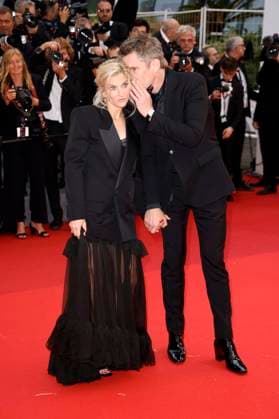 Ryan Shawhughes Hawke mit Ehemann Ethan Hawke bei der Premiere des Kinofilms Monster Kaibutsu auf dem Festival de Cannes 2023 76. Internationale Filmfestspiele von Cannes im Palais des Festivals. Cannes, 17.05.2023