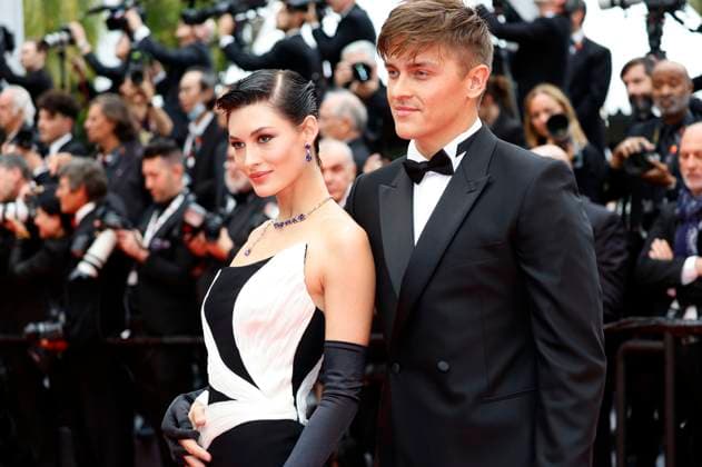 Grace Elizabeth und Nicolas Krause bei der Premiere des Kinofilms Monster Kaibutsu auf dem Festival de Cannes 2023 76. Internationale Filmfestspiele von Cannes im Palais des Festivals. Cannes, 17.05.2023
