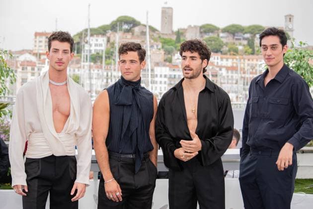 Entertainment Themen der Woche KW20 Entertainment Bilder des Tages 76e Festival International du Film de Cannes. Photocall du film Strange way of life . 76th International Cannes Film Festival. Photocall with Strange way of life 292016 2023-05-17 Cannes France Condessa, Jose; Steane, George; Fernandez, Jason  Copyright: xAnthonyxCarrelx xStarfacex STAR_292016_024