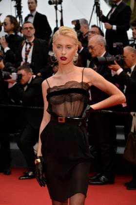 Iris Law bei der MONSTER (KAIBUTSU) Premiere 76. Filmfestspiele in Cannes 17.05.2023