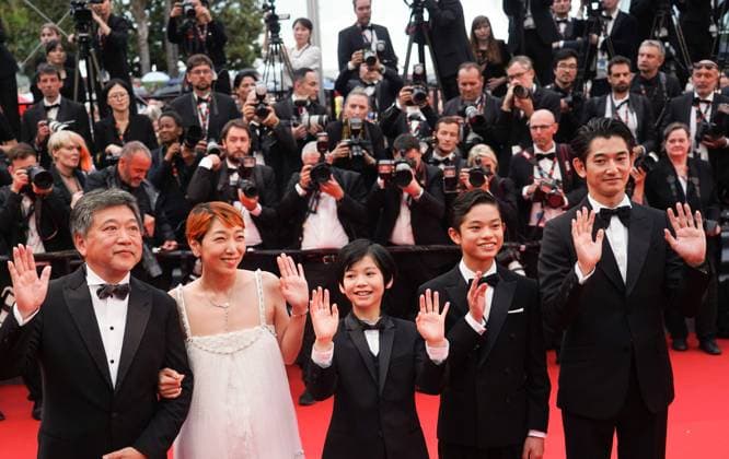 The Kaibutsu (Monster) Movie Premiere at the 76th Edition of the Cannes Film Festival Yuji Sakamoto, Eita Nagayama, Hinata Hiiragi, Soya Kurokawa, Sakura Ando, and Hirokazu Kore-eda attend the movie premiere and red carpet event for the movie Kaibutsu (Monster), which is in competition for the Palme d Or, during the 76th edition of the Cannes Film Festival on May 17 2023, in Cannes, France Cannes Palace of Festivals and Congresses of Cannes Cannes France Copyright: xAlexandraxFechetex A_F00126