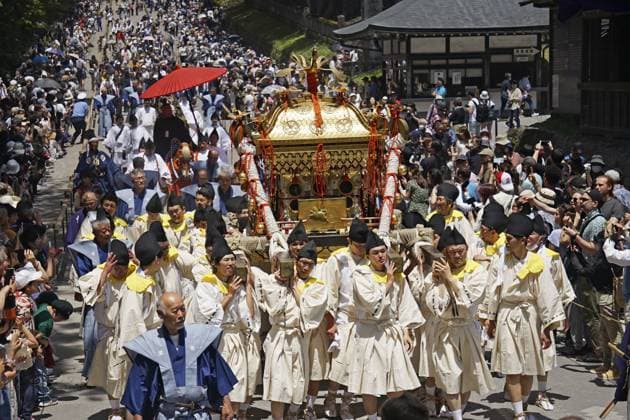News Themen der Woche KW20 Nikko Toshogu samurai parade People in samurai warrior outfits march at Nikko Toshogu shrine in Nikko, Tochigi Prefecture, eastern Japan, during a traditional parade on May 18, 2023. The event took place for the first time in four years after a hiatus due to the COVID-19 pandemic.  A14AA0001461603P