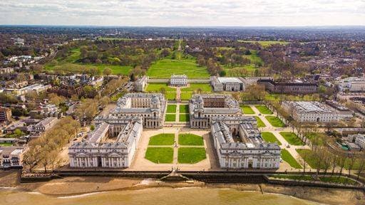 RECORD DATE NOT STATED A beautiful aerial view of the University of Greenwich with a park *** einer Schönes aerial Ansicht des der Universität des Greenwich mit einer parkähnliche 6747919