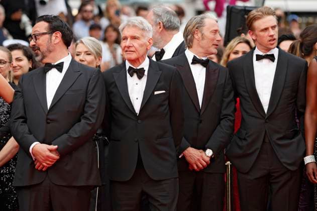 James Mangold, Harrison Ford, Mads Mikkelsen und Boyd Holbrook bei der Premiere des Kinofilms Indiana Jones and the Dial of Destiny Indiana Jones und das Rad des Schicksals auf dem Festival de Cannes 2023 76. Internationale Filmfestspiele von Cannes im Palais des Festivals. Cannes, 18.05.2023