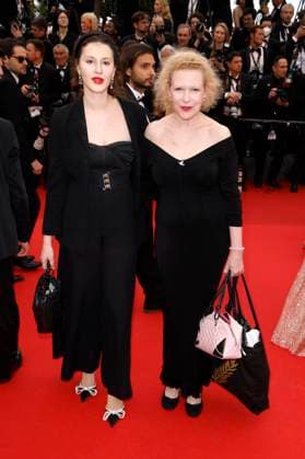 Sunnyi Melles mit Tochter Leonille Elisabeth Judith Maria Anna Prinzessin von und zu Sayn-Wittgenstein-Sayn bei der Premiere des Kinofilms Indiana Jones and the Dial of Destiny Indiana Jones und das Rad des Schicksals auf dem Festival de Cannes 2023 76. Internationale Filmfestspiele von Cannes im Palais des Festivals. Cannes, 18.05.2023