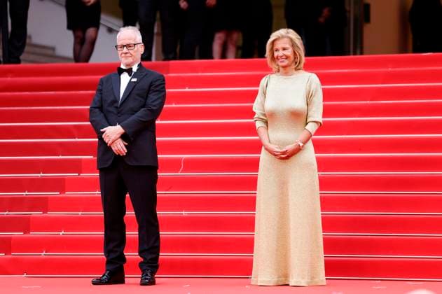 Thierry Fremaux und Iris Knobloch bei der Premiere des Kinofilms Indiana Jones and the Dial of Destiny Indiana Jones und das Rad des Schicksals auf dem Festival de Cannes 2023 76. Internationale Filmfestspiele von Cannes im Palais des Festivals. Cannes, 18.05.2023