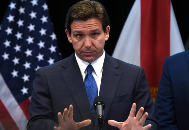 May 18, 2023: The Walt Disney Company has scrapped a plan to invest nearly $1 billion to build a new corporate campus in Florida, it announced. The reversal comes amid an escalating feud between the entertainment giant and the state s Republican-led government headed by RON DESANTIS. The plan would have seen about 2,000 employees relocate to a Disney-owned complex at Lake Nona, near Orlando. PICTURED: April 17, 2023, Lake Buena Vista, Florida: DeSantis at the Reedy Creek Administration Building to nullify the agreement between Reedy Creek and Walt Disney World, designed to permit Disney to retain control of its theme park and surrounding property. Lake Buena Vista United States - ZUMAs197 20230518_shv_s197_004 Copyright: xPaulxHennessyx