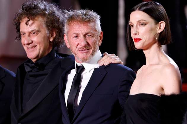 Jean-Stephane Sauvaire, Sean Penn und Raquel Nave bei der Premiere des Kinofilms Black Flies auf dem Festival de Cannes 2023 76. Internationale Filmfestspiele von Cannes im Palais des Festivals. Cannes, 18.05.2023