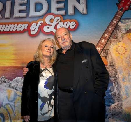18.05.2023, Füssen im Allgäu, Musical-Premiere von ãEin bisschen Frieden - Summer of LoveÒ, von Komponist Ralph Siegel, im Festspielhaus Neuschwanstein. Komponist Ralph Siegel mit Sängerin Nicole (Ein bisschen Frieden, Grand Prix Siegerin 1982) 18.05.2023, Musical, Ein bisschen Frieden 18.05.2023, Musical, Ein bisschen Frieden