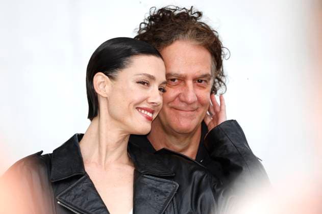 Raquel Nave und Jean-Stephane Sauvaire beim Photocall zum Kinofilm Black Flies auf dem Festival de Cannes 2023 76. Internationale Filmfestspiele von Cannes am Palais des Festivals. Cannes, 19.05.2023