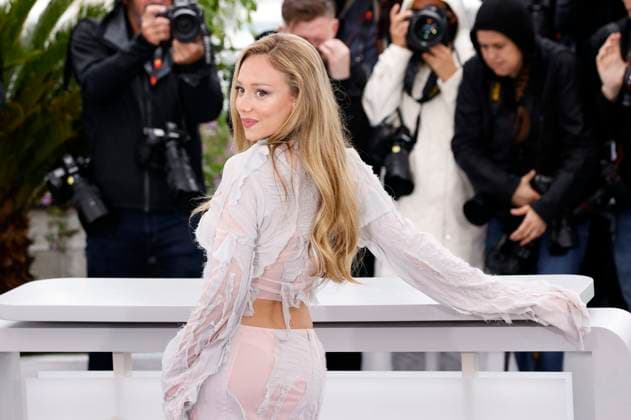 Ester Exposito beim Photocall zum Kinofilm Perdidos en la noche Lost in the Night auf dem Festival de Cannes 2023 76. Internationale Filmfestspiele von Cannes am Palais des Festivals. Cannes, 19.05.2023