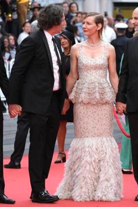 Jonathan Glazer und Sandra Hüller bei der Premiere des Kinofilms The Zone of Interest auf dem Festival de Cannes 2023 76. Internationale Filmfestspiele von Cannes im Palais des Festivals. Cannes, 19.05.2023
