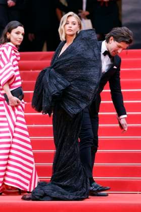 Nadine Warmuth und Jeanne Goursaud bei der Premiere des Kinofilms The Zone of Interest auf dem Festival de Cannes 2023 76. Internationale Filmfestspiele von Cannes im Palais des Festivals. Cannes, 19.05.2023