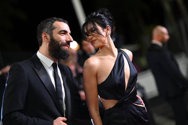 76e Festival International du film de Cannes. montee du film Omar la fraise - 76th International Cannes Film Festival. red carpet of Omar la fraise - Romain Gavras, Dua Lipa 292201 2023-05-19 Cannes France  Copyright: xLionelxGuericolas MPPx STAR_292201_096