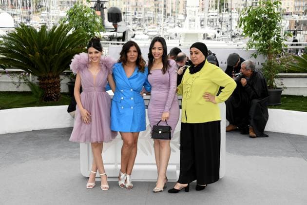 76th Cannes Film Festival 2023, Photocall film Les filles d Olfa (four daughters). Pictured: Kaouther Ben Hania, Olfa Hamrouni, Eya Chickhaoui, Tayssir Chickhaoui  Copyright: xAlbertoxTerenghi PoolxPhotoxEvenx xPoolxPhotoxEventsx01x IPA_IPA38068686