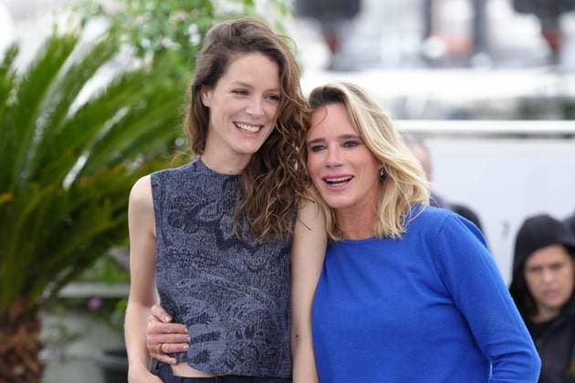 StÃ phane Caillard (actrice) - GÃ raldine Danon (rÃ alisatrice) CELEBRITES : 76 eme festival de Cannes - Photocall du film Â« Flo Â» - Cannes - 20 05 2023 NorbertScanella Panoramic 